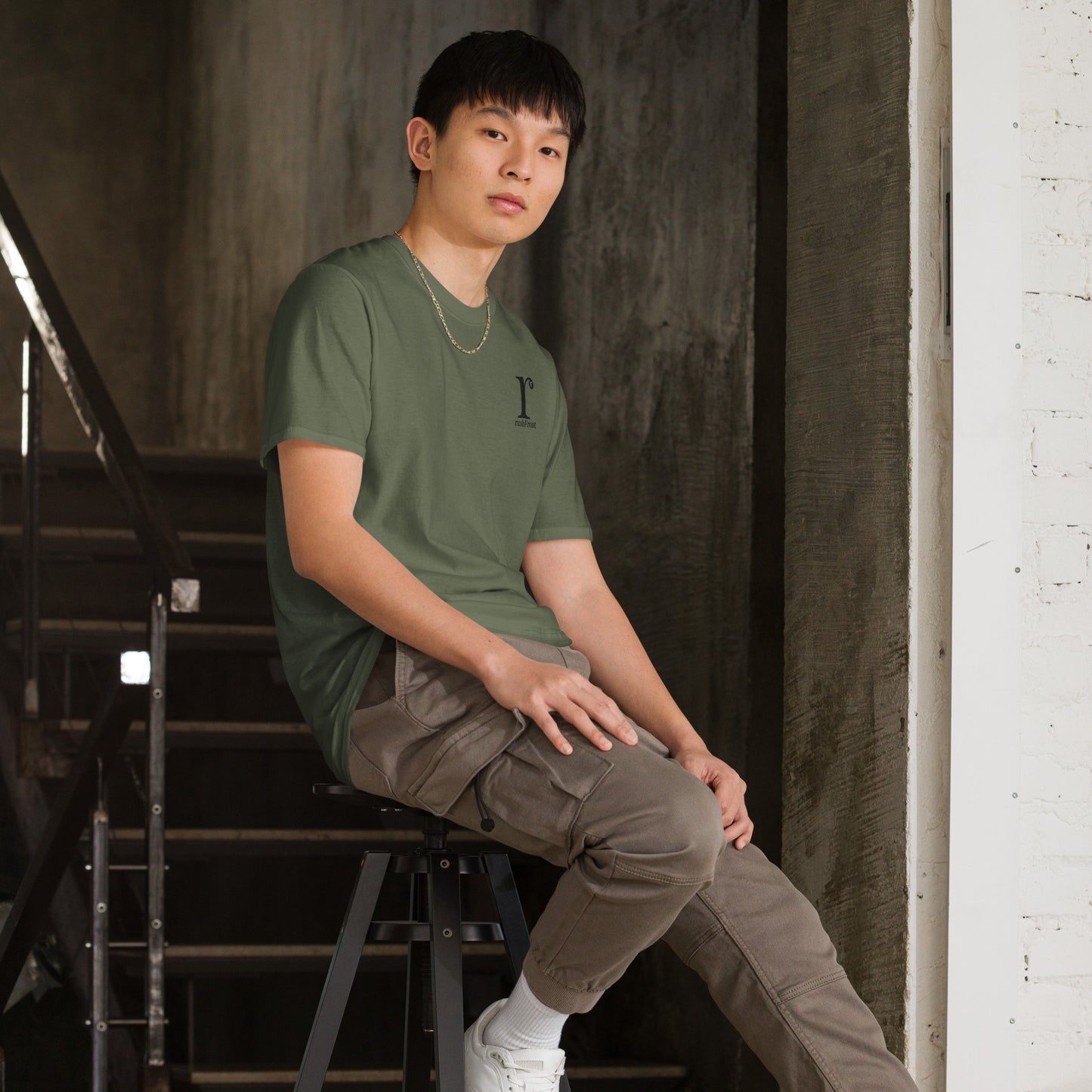 rushFront staple unisex t-shirt in green, red, blue, black, white with premium cotton fabric