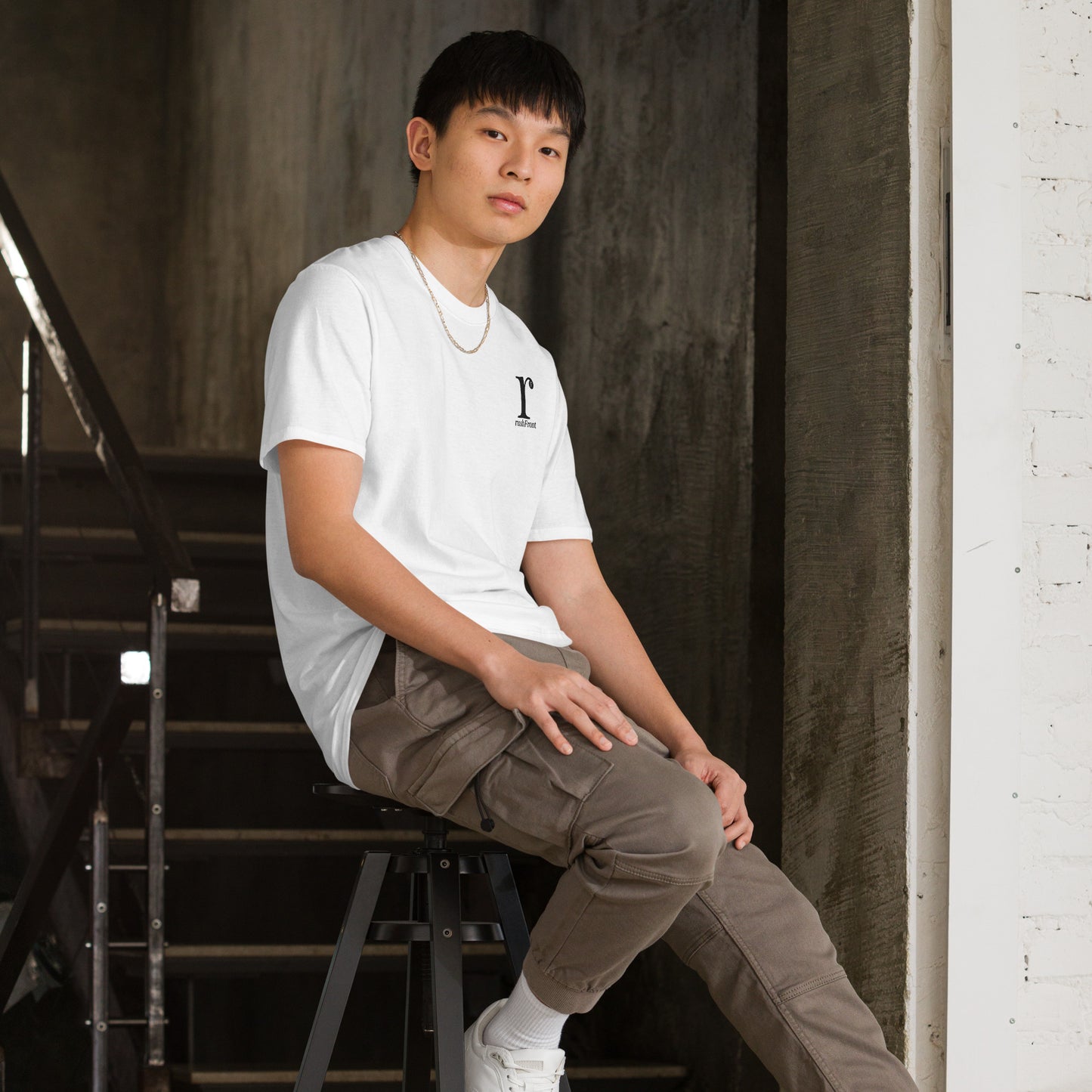 rushFront staple unisex t-shirt in green, red, blue, black, white with premium cotton fabric